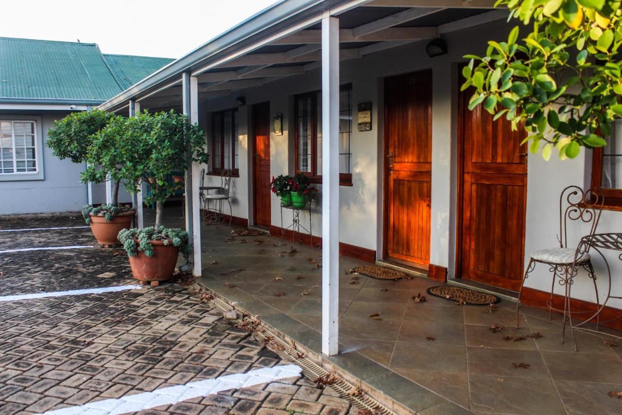 Villa Jana Guesthouse พริทอเรีย ภายนอก รูปภาพ
