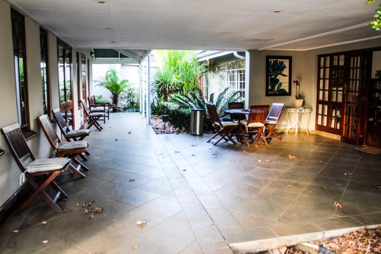 Villa Jana Guesthouse พริทอเรีย ภายนอก รูปภาพ
