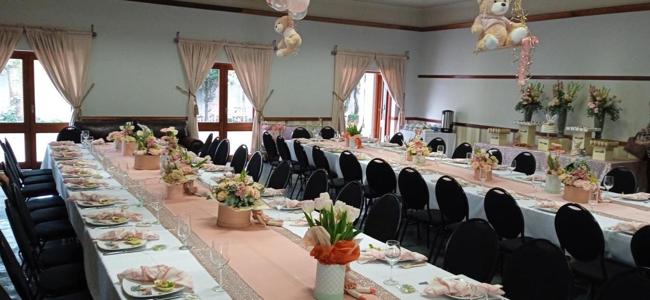 Villa Jana Guesthouse พริทอเรีย ภายนอก รูปภาพ