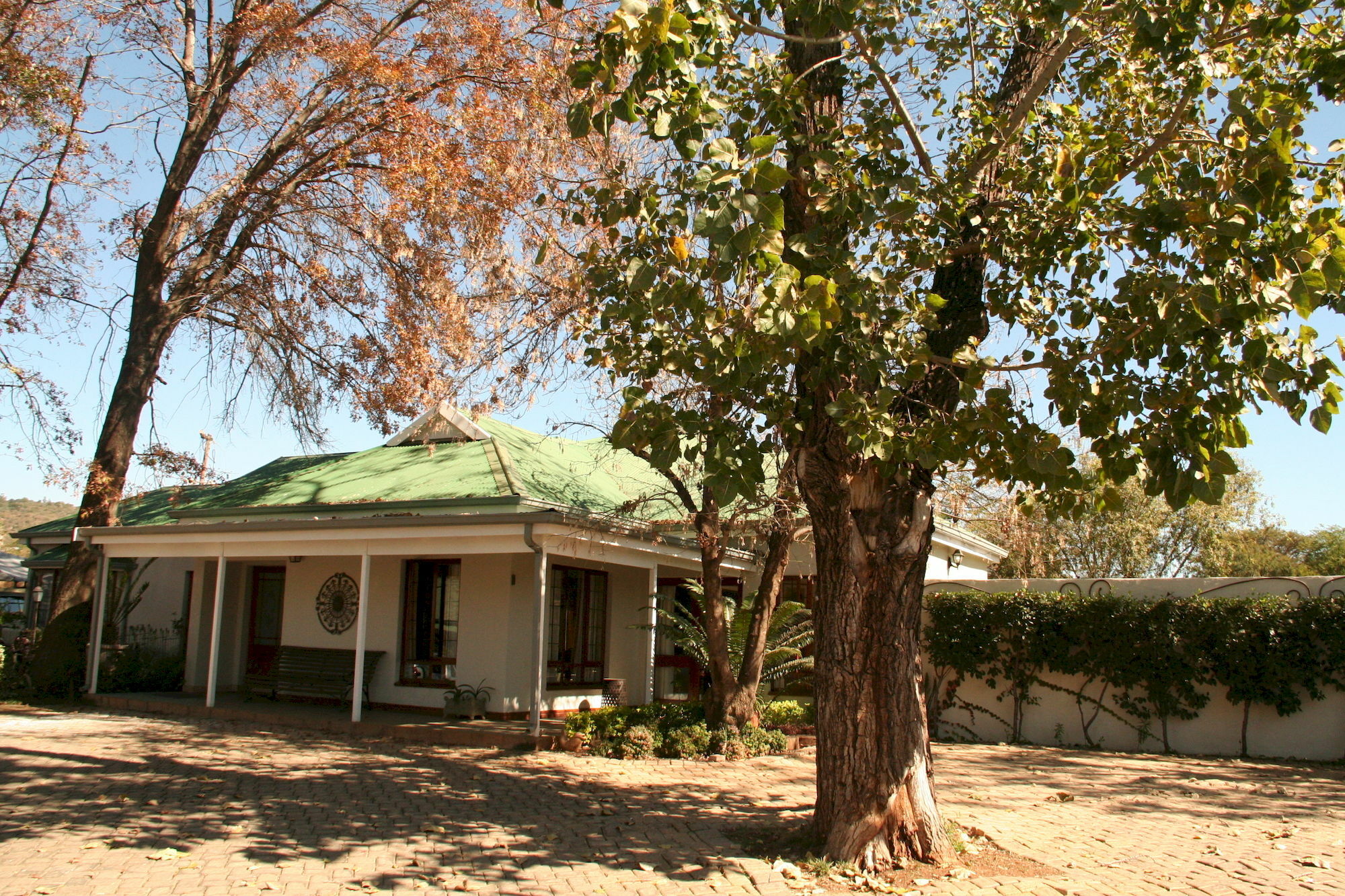 Villa Jana Guesthouse พริทอเรีย ภายนอก รูปภาพ