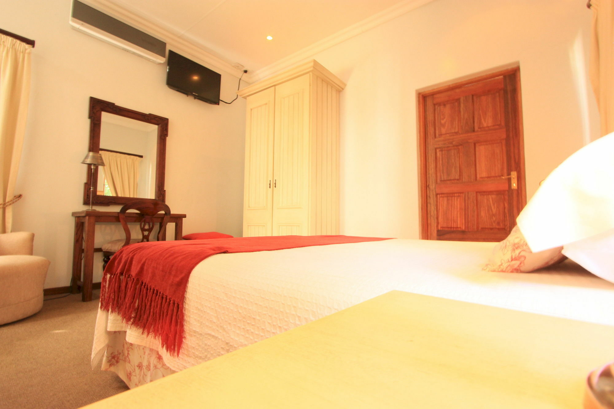 Villa Jana Guesthouse พริทอเรีย ภายนอก รูปภาพ