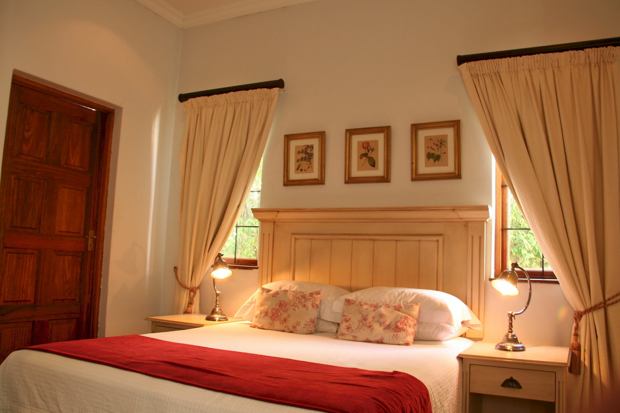 Villa Jana Guesthouse พริทอเรีย ภายนอก รูปภาพ